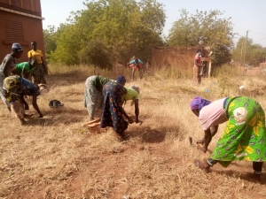 Artisanat : deux unions provinciales d’artisans du Boulkiémdé se prêtent à une opération « Mana mana »